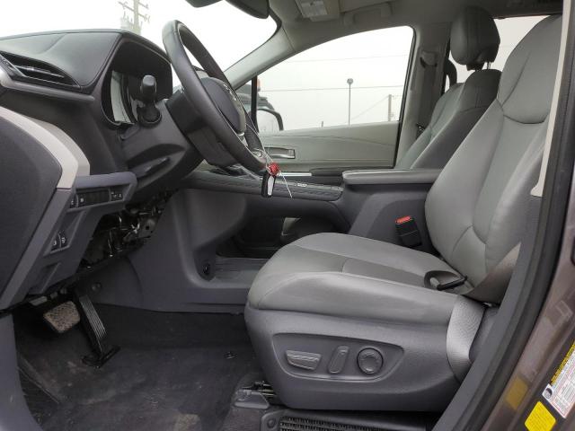 Photo 6 VIN: 5TDYRKEC5MS024126 - TOYOTA SIENNA XLE 