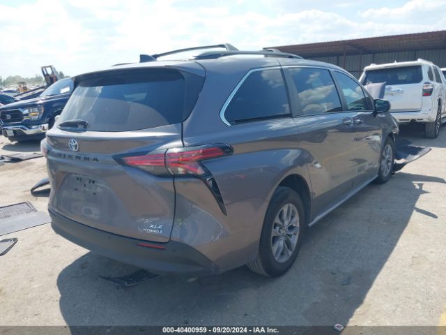 Photo 3 VIN: 5TDYRKEC5MS024126 - TOYOTA SIENNA 