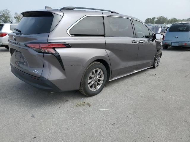 Photo 2 VIN: 5TDYRKEC5MS058406 - TOYOTA SIENNA XLE 