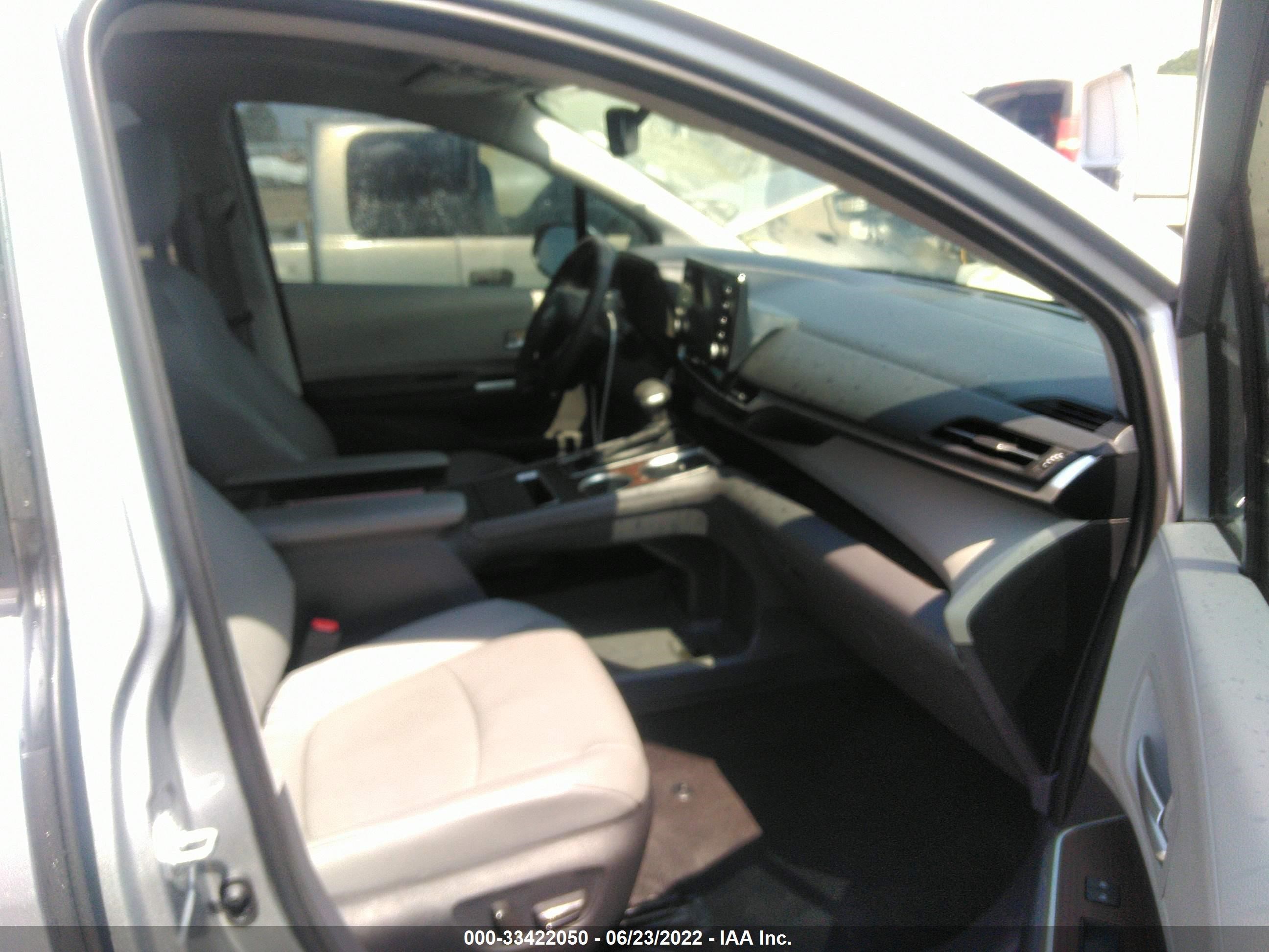 Photo 4 VIN: 5TDYRKEC5NS111543 - TOYOTA SIENNA 