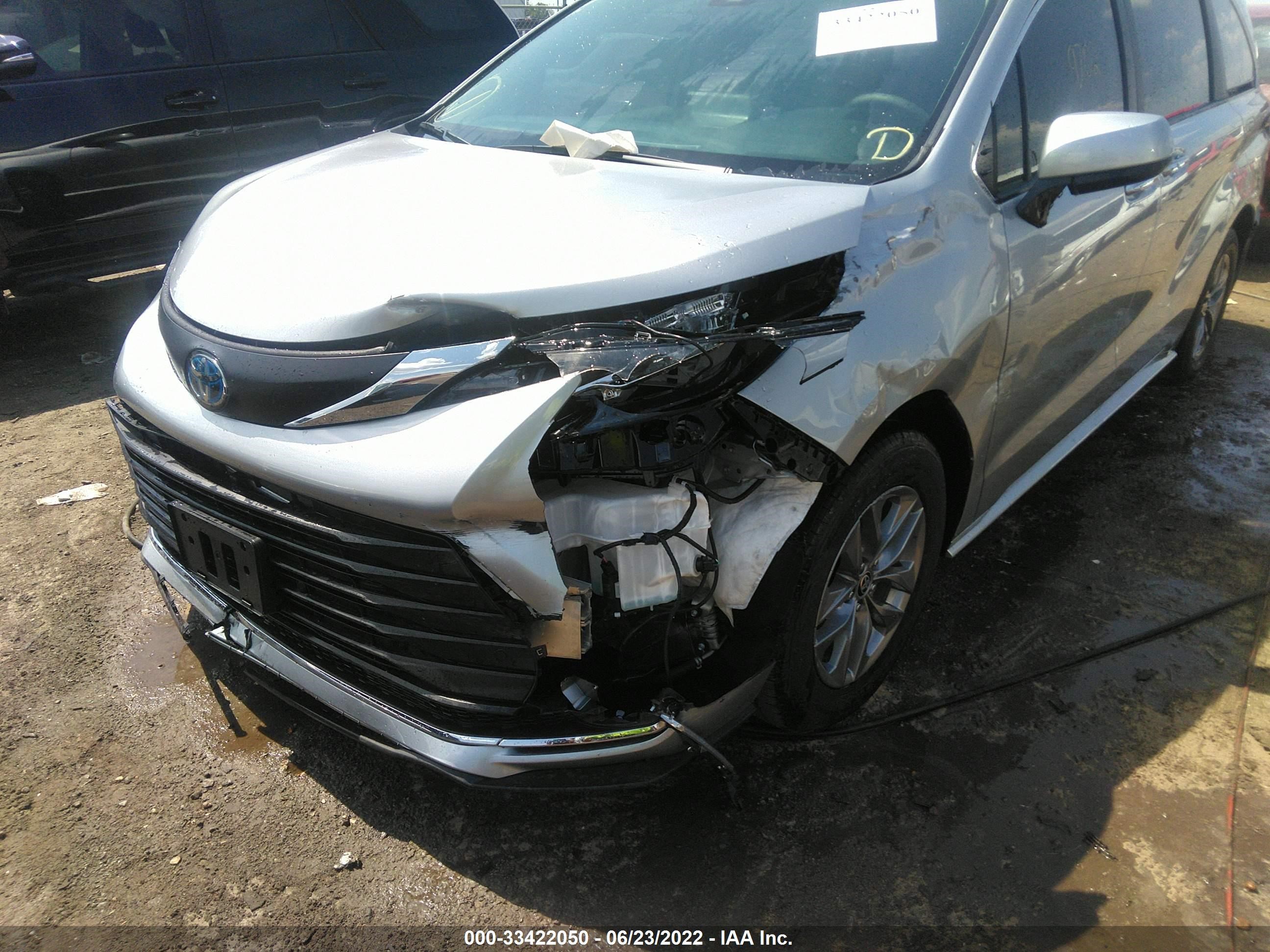 Photo 5 VIN: 5TDYRKEC5NS111543 - TOYOTA SIENNA 