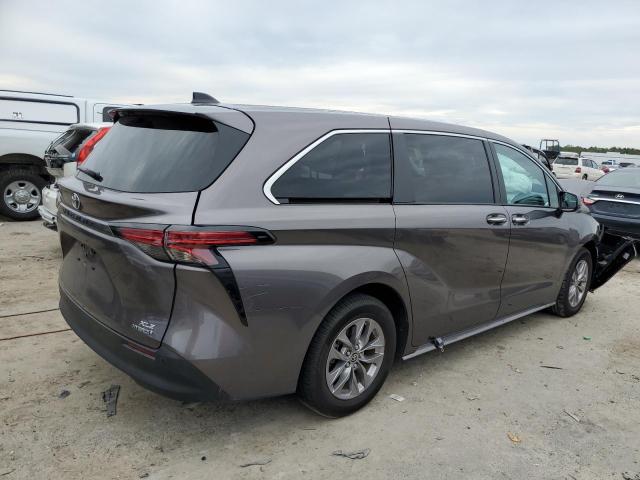 Photo 2 VIN: 5TDYRKEC5NS127239 - TOYOTA SIENNA XLE 