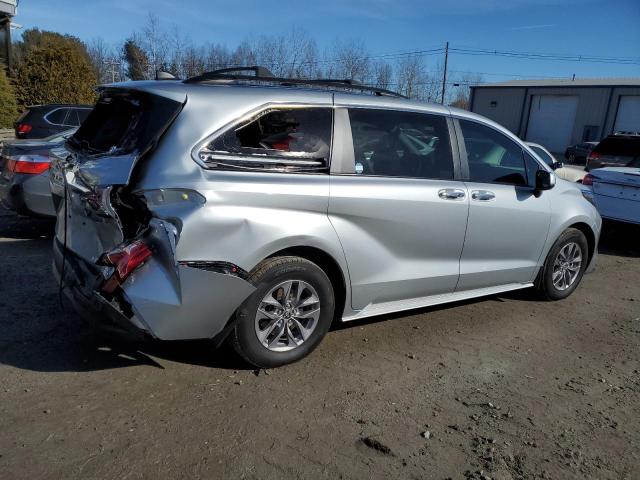 Photo 2 VIN: 5TDYRKEC5NS130237 - TOYOTA SIENNA XLE 