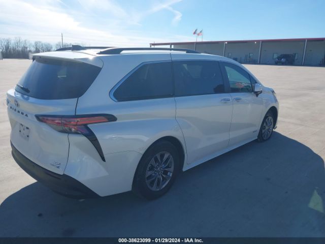 Photo 3 VIN: 5TDYRKEC6MS043087 - TOYOTA SIENNA 