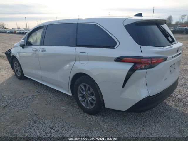 Photo 2 VIN: 5TDYRKEC6NS077581 - TOYOTA SIENNA 