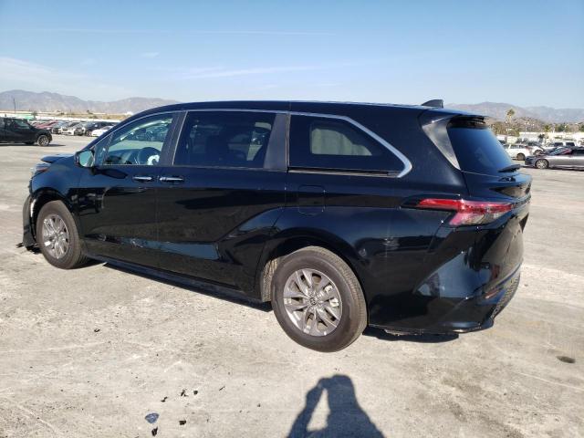 Photo 1 VIN: 5TDYRKEC6NS132773 - TOYOTA SIENNA XLE 