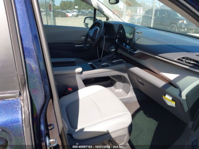 Photo 4 VIN: 5TDYRKEC6PS163718 - TOYOTA SIENNA 