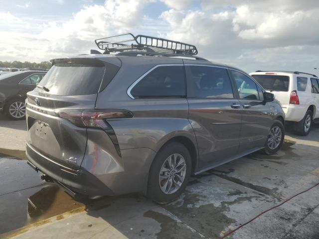 Photo 2 VIN: 5TDYRKEC6RS187875 - TOYOTA SIENNA XLE 