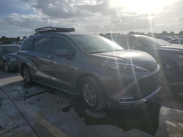 Photo 3 VIN: 5TDYRKEC6RS187875 - TOYOTA SIENNA XLE 