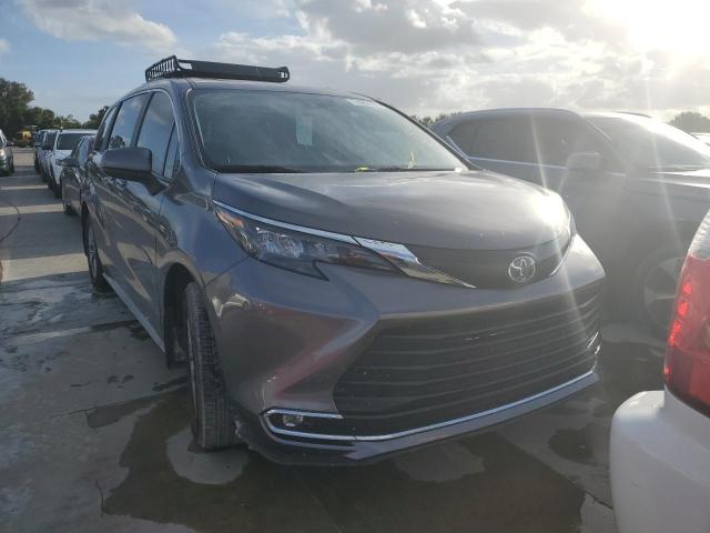 Photo 4 VIN: 5TDYRKEC6RS187875 - TOYOTA SIENNA XLE 