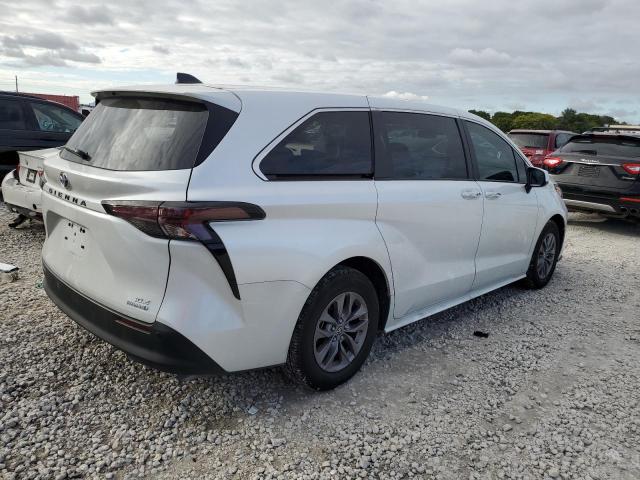 Photo 2 VIN: 5TDYRKEC6RS192980 - TOYOTA SIENNA XLE 