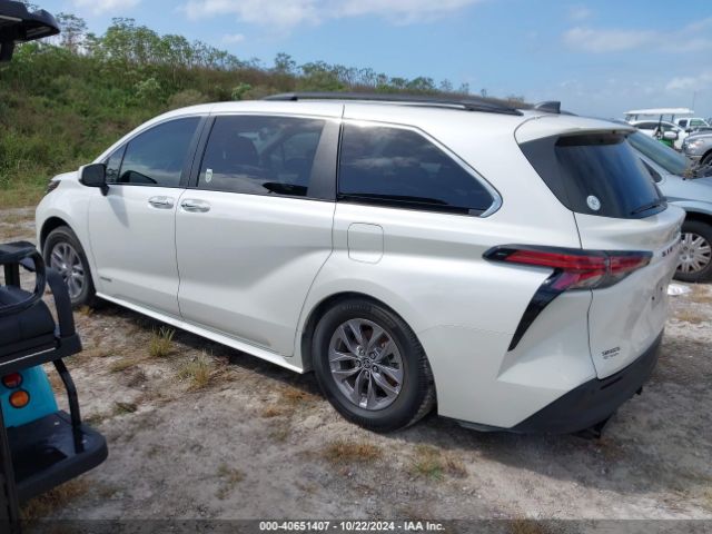 Photo 2 VIN: 5TDYRKEC7MS017582 - TOYOTA SIENNA 