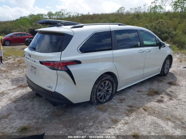 Photo 3 VIN: 5TDYRKEC7MS017582 - TOYOTA SIENNA 