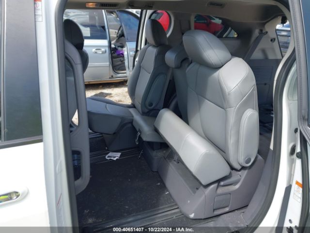 Photo 7 VIN: 5TDYRKEC7MS017582 - TOYOTA SIENNA 