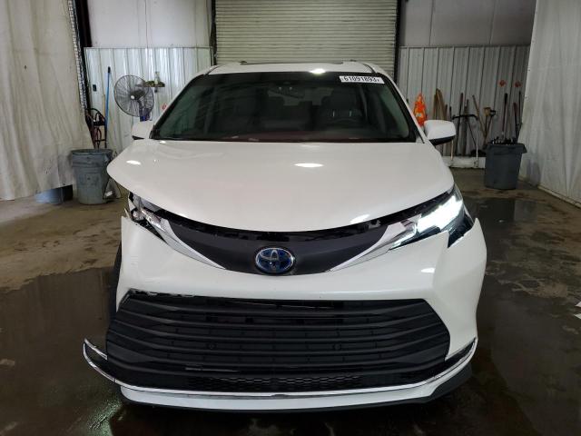 Photo 4 VIN: 5TDYRKEC7MS018330 - TOYOTA SIENNA XLE 