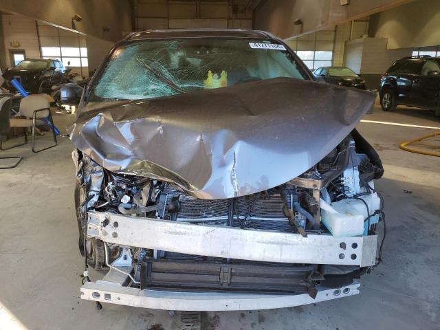 Photo 4 VIN: 5TDYRKEC7MS028064 - TOYOTA SIENNA XLE 