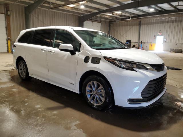 Photo 3 VIN: 5TDYRKEC7MS053661 - TOYOTA SIENNA XLE 