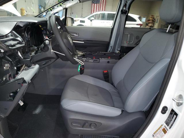 Photo 6 VIN: 5TDYRKEC7MS053661 - TOYOTA SIENNA XLE 