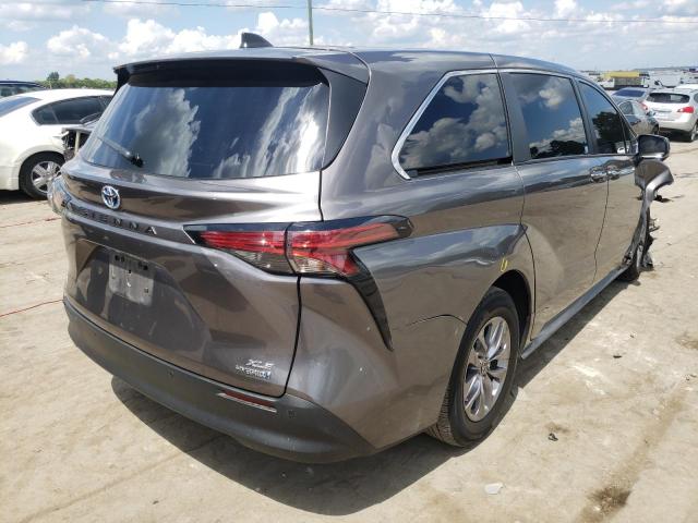 Photo 3 VIN: 5TDYRKEC7MS055992 - TOYOTA SIENNA XLE 