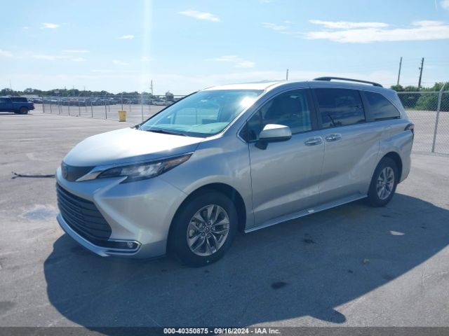 Photo 1 VIN: 5TDYRKEC7NS102312 - TOYOTA SIENNA 