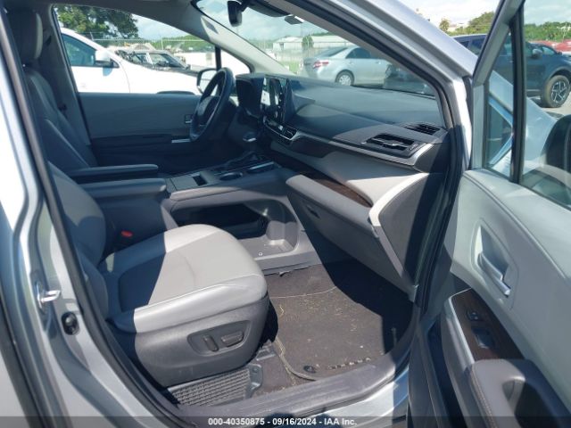 Photo 4 VIN: 5TDYRKEC7NS102312 - TOYOTA SIENNA 