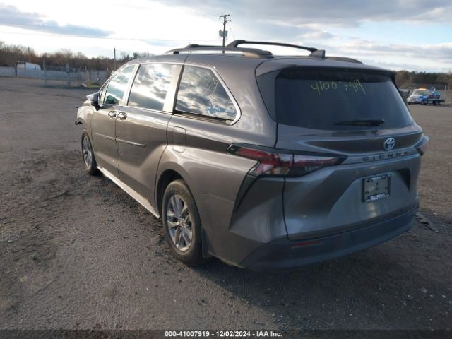 Photo 2 VIN: 5TDYRKEC7RS186217 - TOYOTA SIENNA 