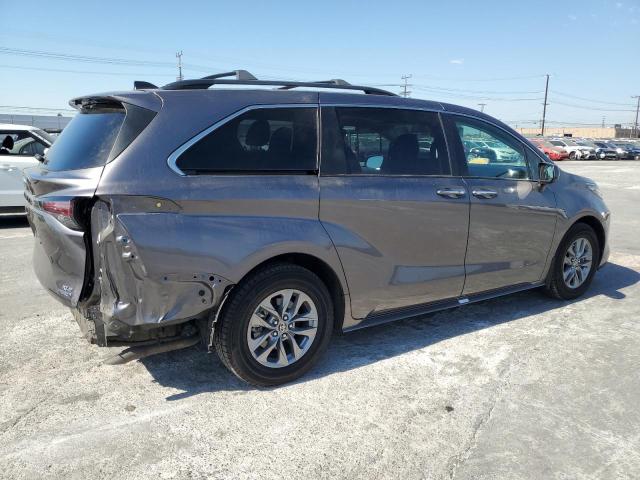 Photo 2 VIN: 5TDYRKEC8NS083561 - TOYOTA SIENNA XLE 