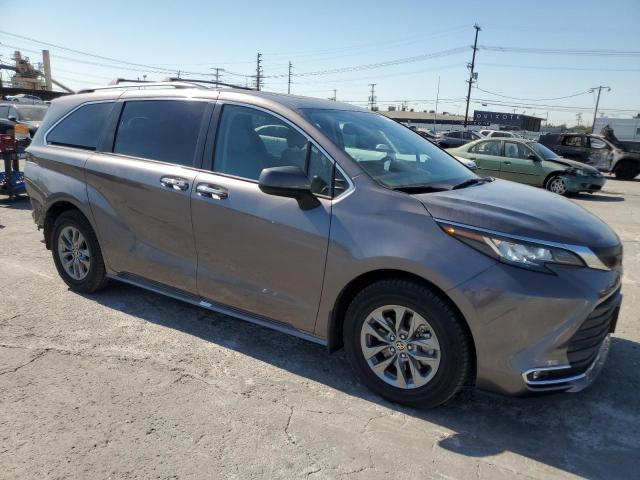 Photo 3 VIN: 5TDYRKEC8NS083561 - TOYOTA SIENNA XLE 