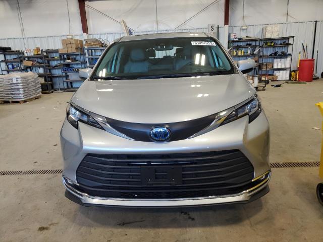 Photo 4 VIN: 5TDYRKEC8NS083771 - TOYOTA SIENNA XLE 