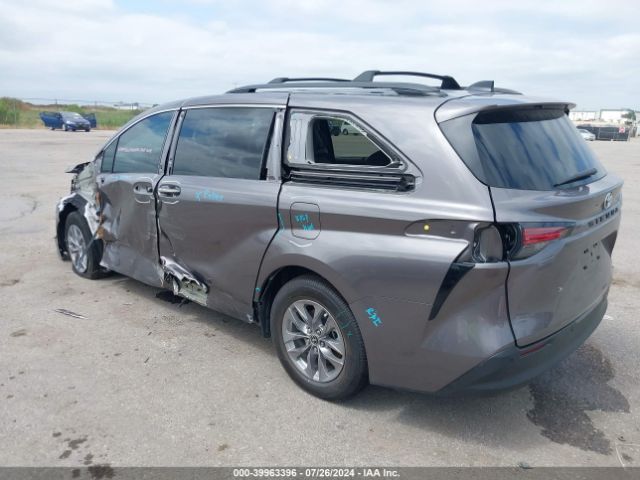 Photo 2 VIN: 5TDYRKEC8NS107129 - TOYOTA SIENNA 