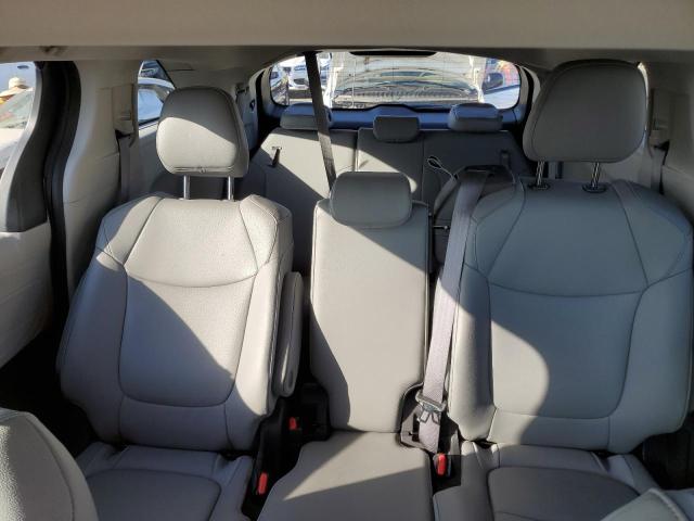 Photo 9 VIN: 5TDYRKEC8NS115473 - TOYOTA SIENNA XLE 