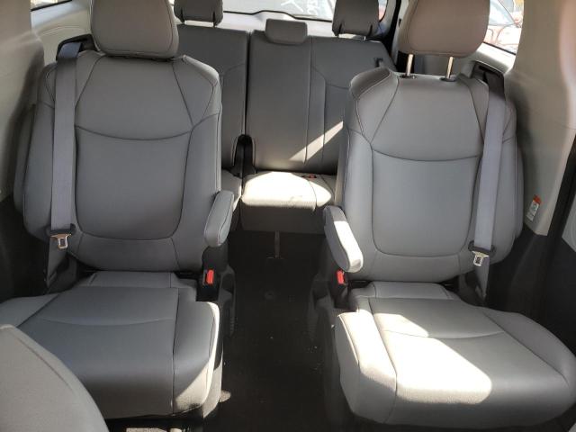 Photo 9 VIN: 5TDYRKEC8PS146788 - TOYOTA SIENNA XLE 