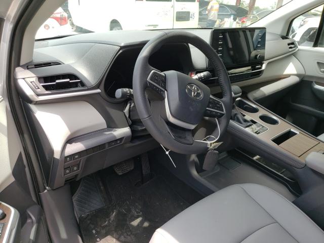 Photo 8 VIN: 5TDYRKEC9MS009256 - TOYOTA SIENNA XLE 