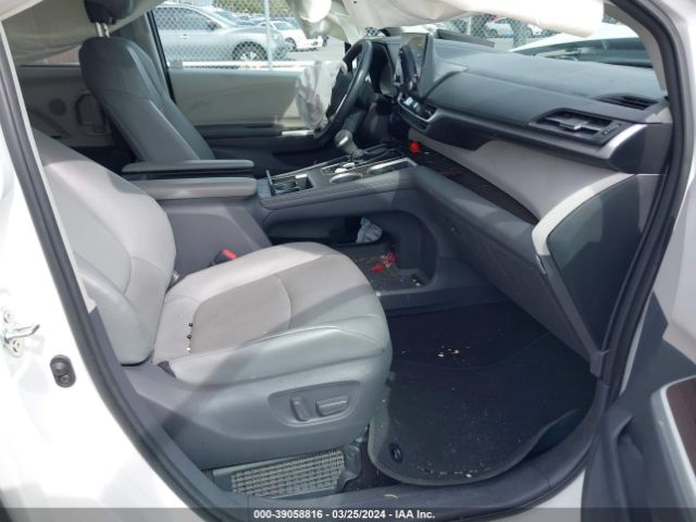 Photo 4 VIN: 5TDYRKEC9MS026185 - TOYOTA SIENNA XLE 