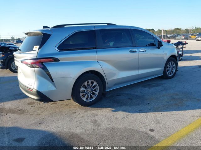 Photo 3 VIN: 5TDYRKEC9NS084637 - TOYOTA SIENNA 