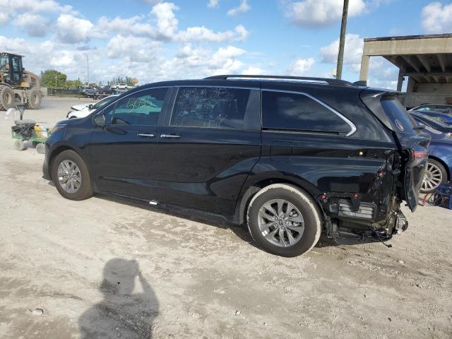 Photo 1 VIN: 5TDYRKEC9NS115594 - TOYOTA SIENNA XLE 