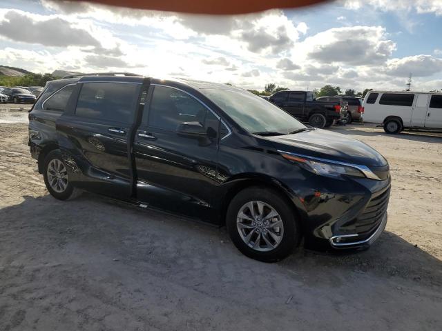 Photo 3 VIN: 5TDYRKEC9NS115594 - TOYOTA SIENNA XLE 