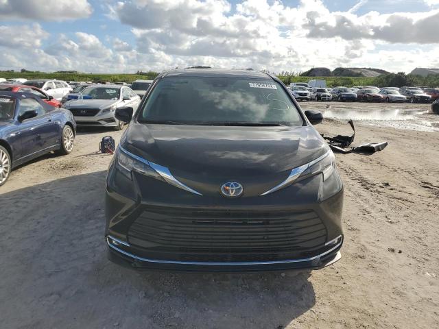 Photo 4 VIN: 5TDYRKEC9NS115594 - TOYOTA SIENNA XLE 