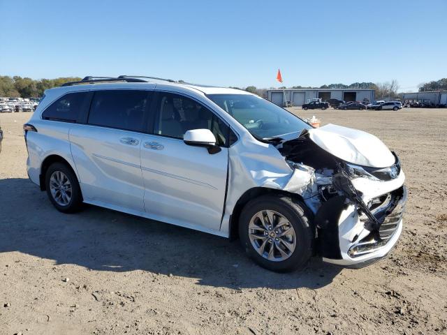 Photo 3 VIN: 5TDYRKEC9PS137100 - TOYOTA SIENNA XLE 