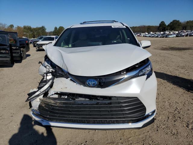 Photo 4 VIN: 5TDYRKEC9PS137100 - TOYOTA SIENNA XLE 