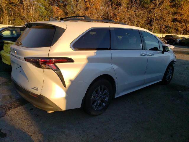 Photo 2 VIN: 5TDYRKEC9PS145147 - TOYOTA SIENNA XLE 