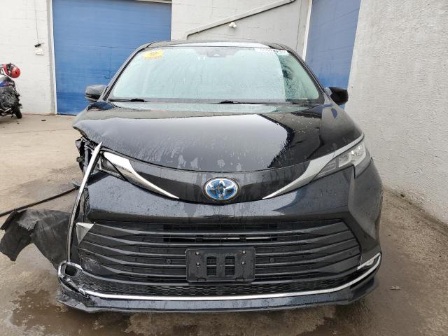 Photo 4 VIN: 5TDYRKEC9PS173448 - TOYOTA SIENNA XLE 