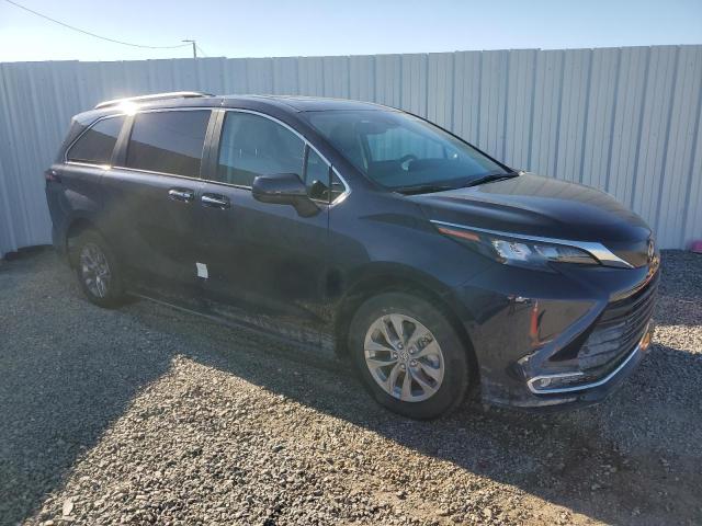 Photo 3 VIN: 5TDYRKEC9RS194934 - TOYOTA SIENNA XLE 