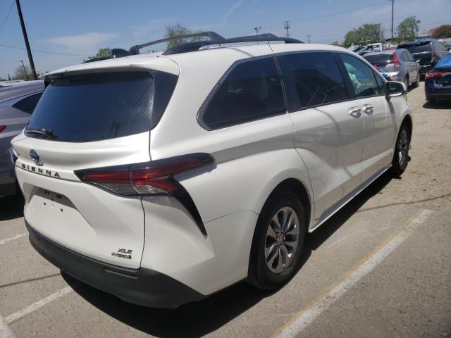 Photo 3 VIN: 5TDYRKECXMS005359 - TOYOTA SIENNA XLE 