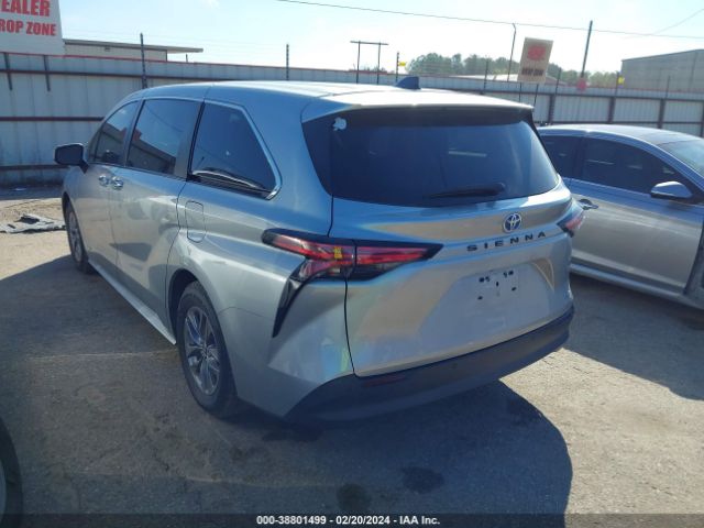 Photo 2 VIN: 5TDYRKECXMS011615 - TOYOTA SIENNA XLE 