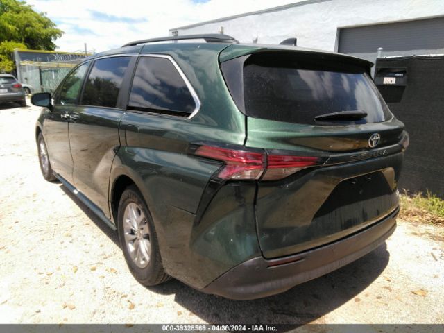 Photo 2 VIN: 5TDYRKECXMS012652 - TOYOTA SIENNA 