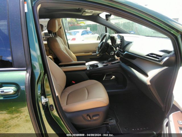 Photo 4 VIN: 5TDYRKECXMS012652 - TOYOTA SIENNA 