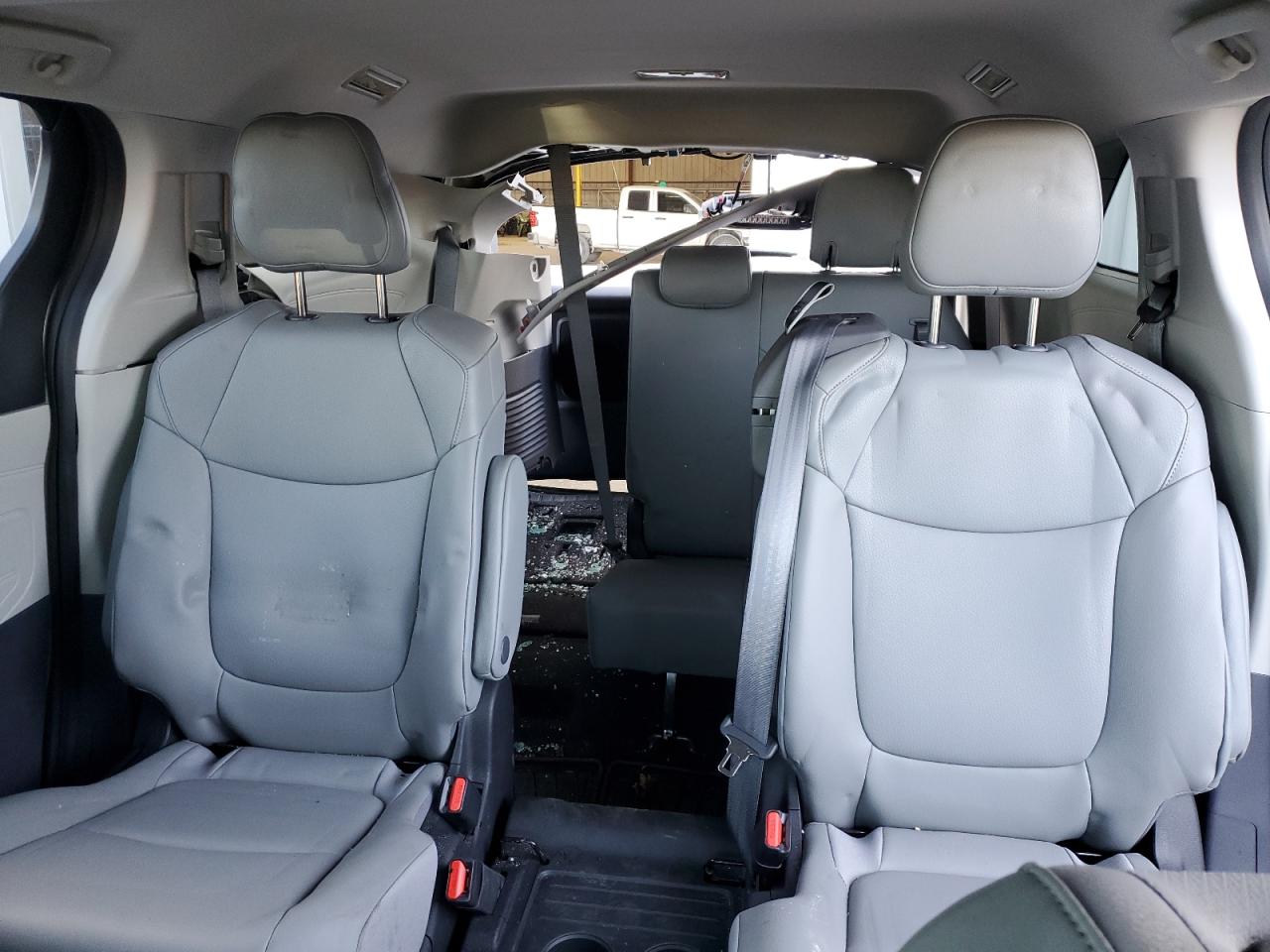 Photo 9 VIN: 5TDYRKECXNS106046 - TOYOTA SIENNA 