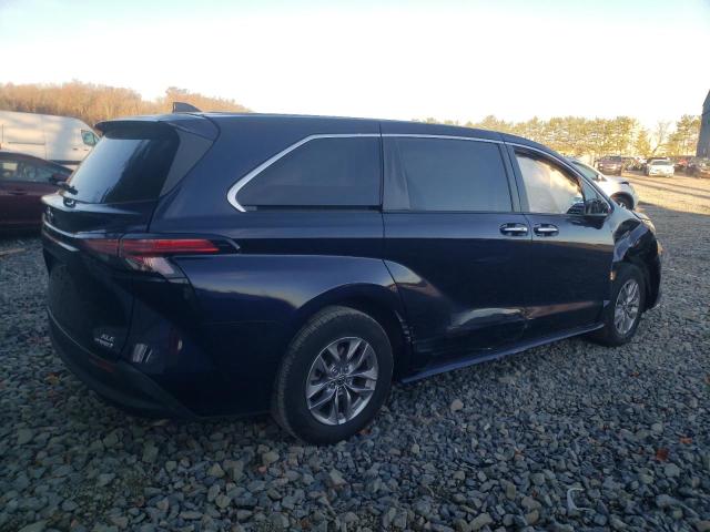 Photo 2 VIN: 5TDYRKECXNS114728 - TOYOTA SIENNA XLE 