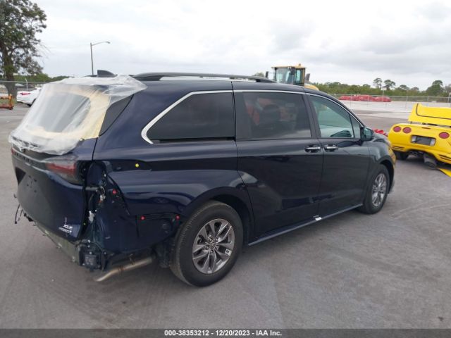 Photo 3 VIN: 5TDYRKECXPS150745 - TOYOTA SIENNA 